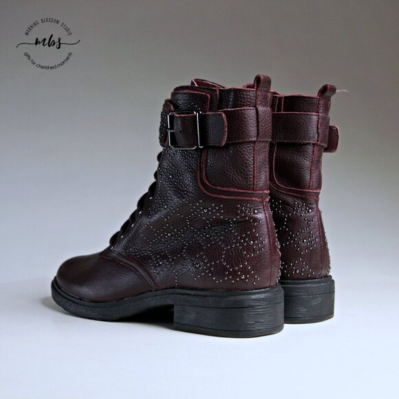 EUC Vince Camuto Tanowie Studded Side Zip Combat Boots Burgundy Women 8.5 - Picture 5 of 13